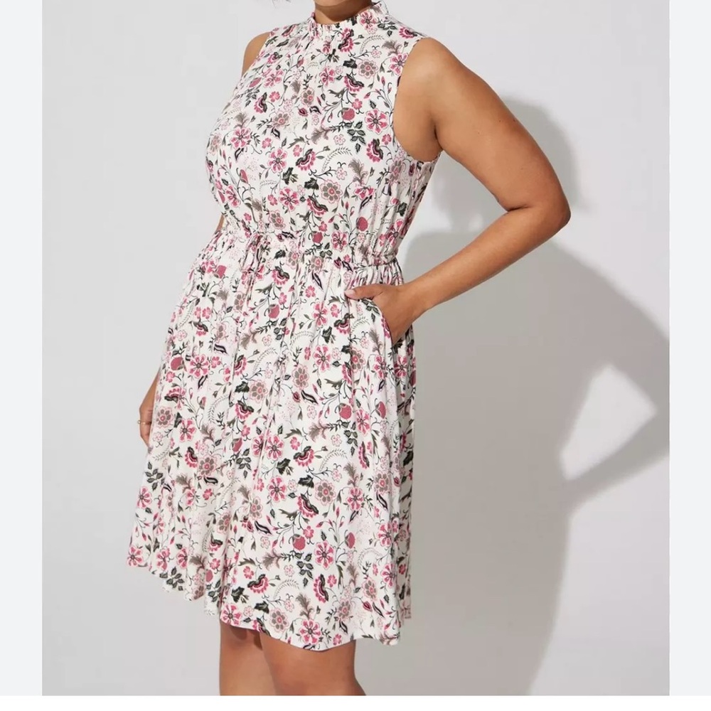 Torrid‎ Pink and White Floral Midi Dress